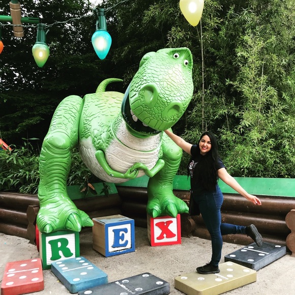 Meet your Posher, Mari - Picture 1 of 4